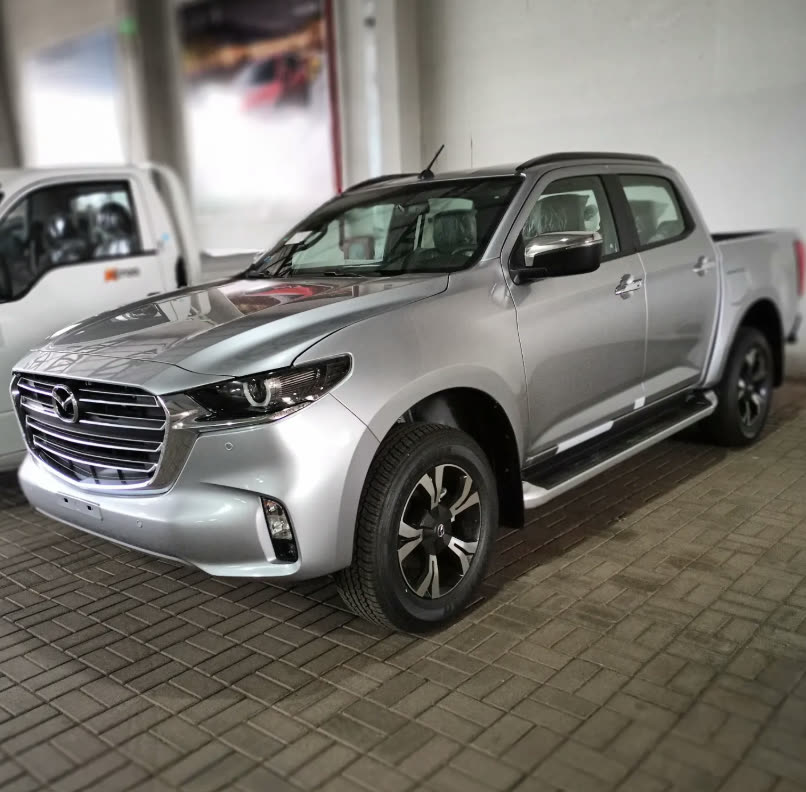 Mazda BT-50 AT Limited en showroom
